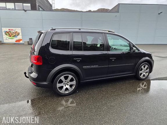 Volkswagen Touran 7 of 15
