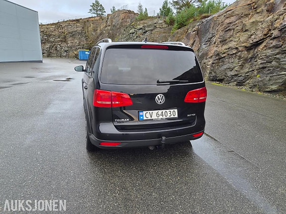 Volkswagen Touran 5 of 15