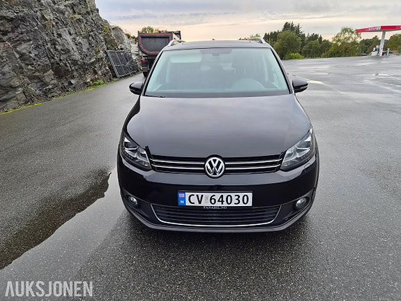 Volkswagen Touran 2 of 15