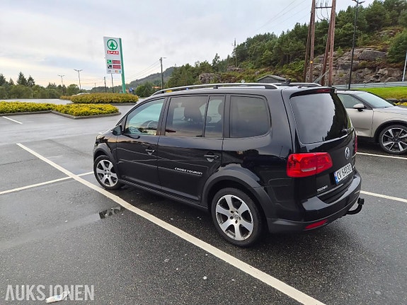 Volkswagen Touran 4 of 15
