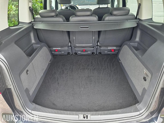 Volkswagen Touran 13 of 15