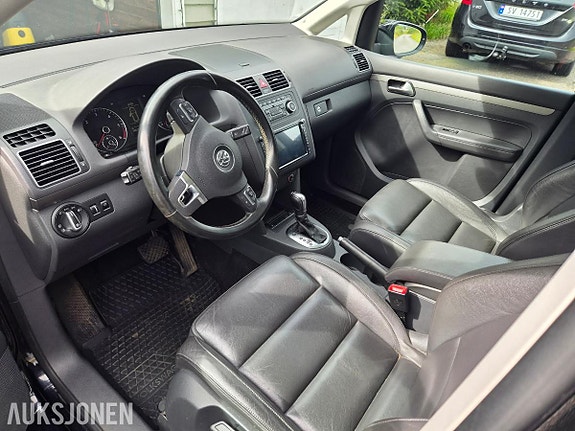 Volkswagen Touran 9 of 15