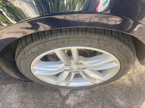 Tesla Model S 8 of 10