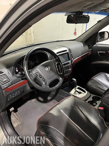 Hyundai Santa Fe 10 of 24