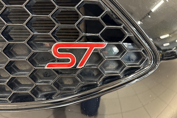 Ford Fiesta 8 of 18