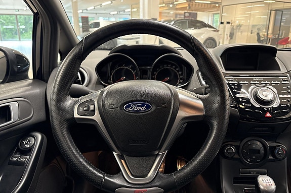 Ford Fiesta 11 of 18