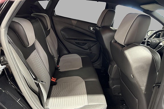 Ford Fiesta 16 of 18