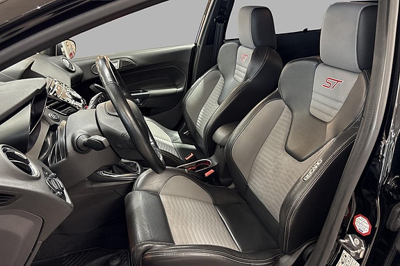 Ford Fiesta 10 of 18