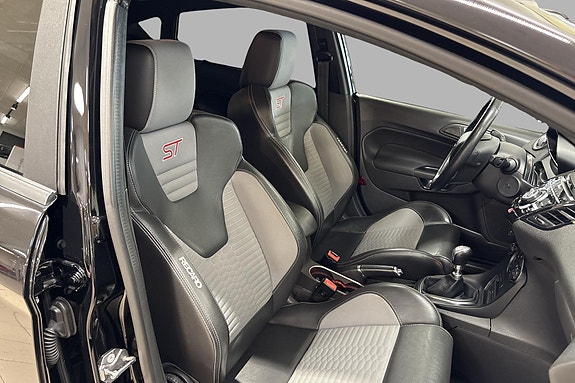 Ford Fiesta 14 of 18
