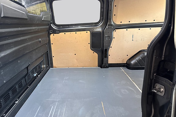Ford Transit Custom 13 of 16