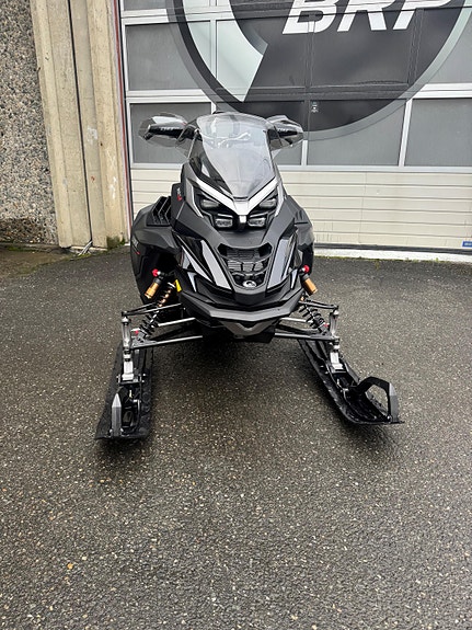 Lynx Brutal RE 900 ACE Turbo R 2 of 9