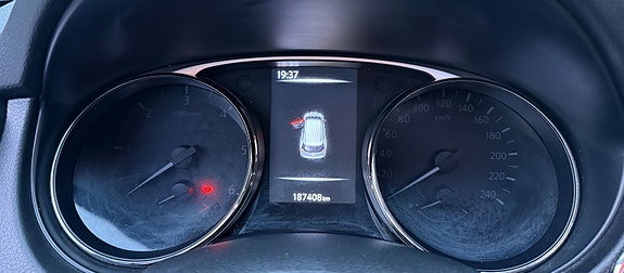 Nissan X-Trail 24 of 30