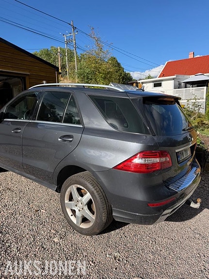 Mercedes-Benz M-Klasse 2 of 21