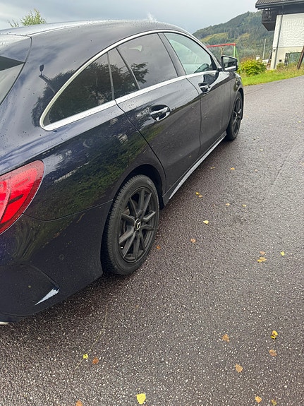 Mercedes-Benz CLA220 4 of 28