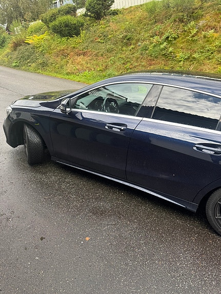Mercedes-Benz CLA220 3 of 28