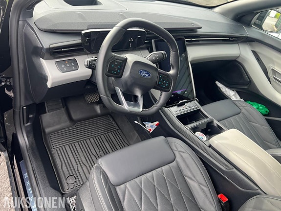 Ford Explorer 9 of 15