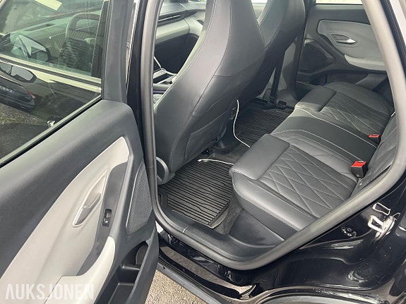 Ford Explorer 11 of 15