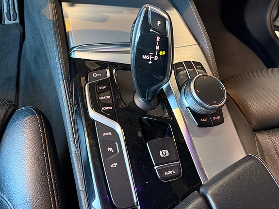 BMW 530e 30 of 30
