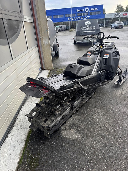 Lynx Shredder RE 3900 850 E-Tec Trubo R 8 of 9