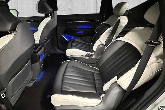 Kia EV9 12 of 21