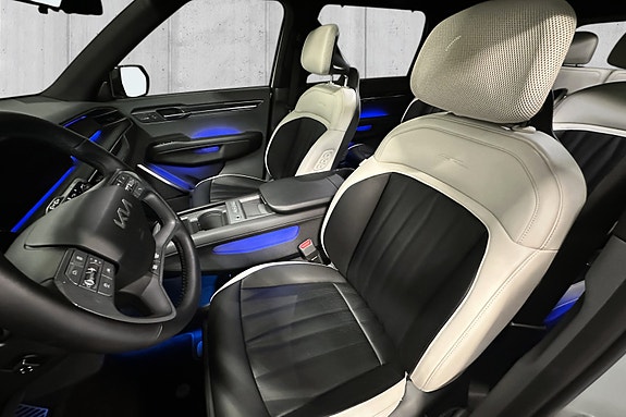 Kia EV9 11 of 21