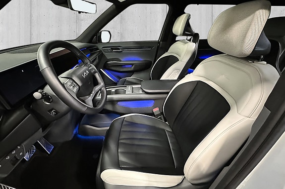 Kia EV9 10 of 21