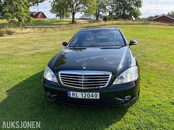 Mercedes-Benz S-Klasse 2 of 30