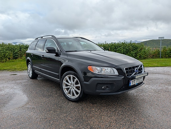 Volvo XC70 3 of 12