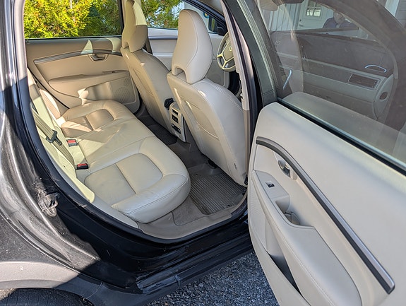 Volvo XC70 10 of 12