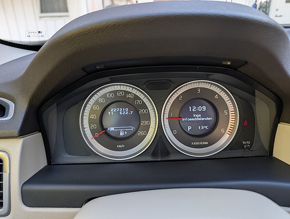 Volvo XC70 8 of 12
