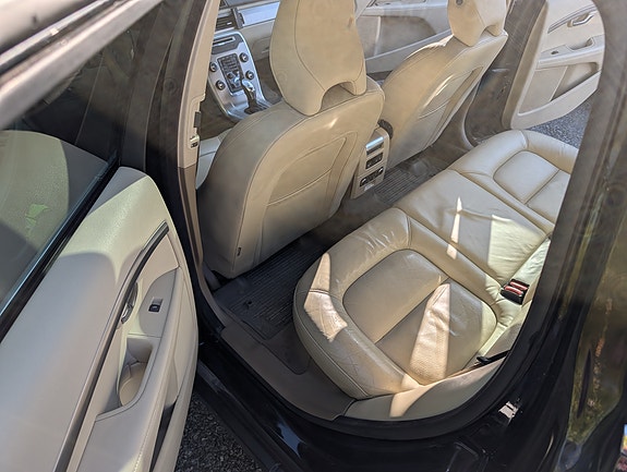 Volvo XC70 11 of 12