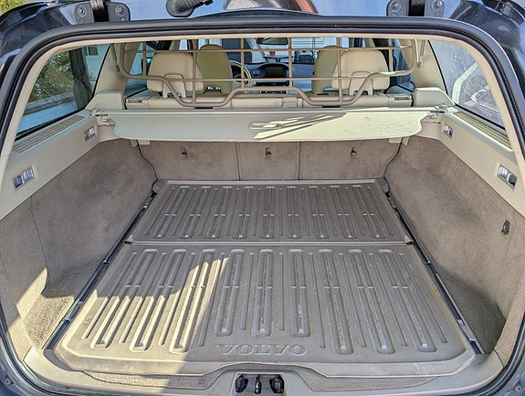Volvo XC70 12 of 12