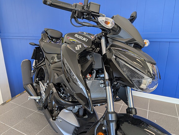 Suzuki GSX-S 125 2 of 17