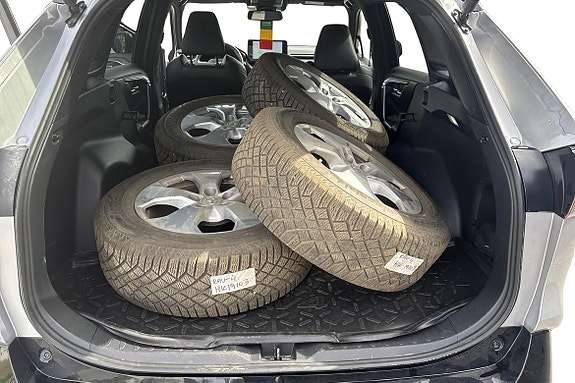 Toyota RAV4 11 of 11