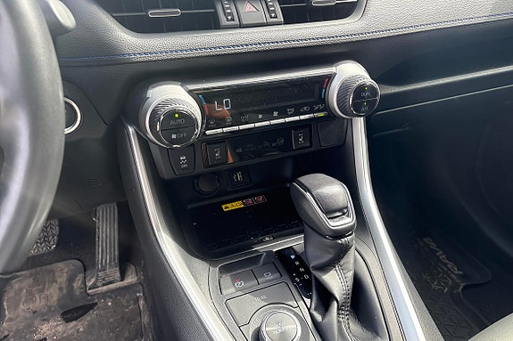 Toyota RAV4 8 of 11