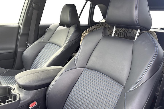 Toyota RAV4 4 of 11