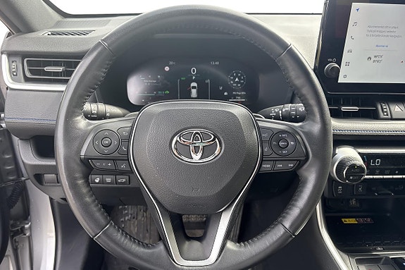 Toyota RAV4 5 of 11