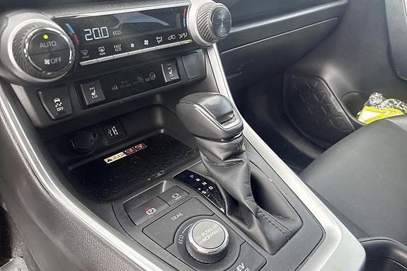 Toyota RAV4 7 of 11