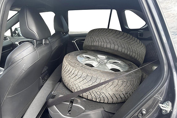 Toyota RAV4 10 of 11