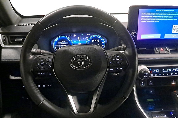 Toyota RAV4 12 of 30