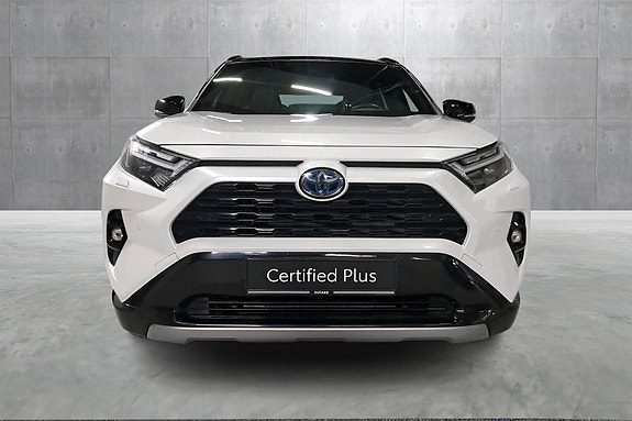 Toyota RAV4 8 of 30
