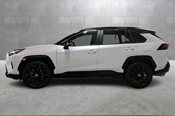 Toyota RAV4 2 of 30