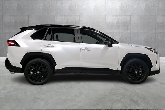 Toyota RAV4 6 of 30