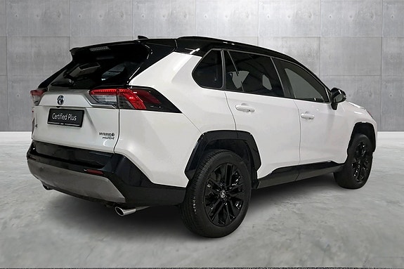 Toyota RAV4 5 of 30