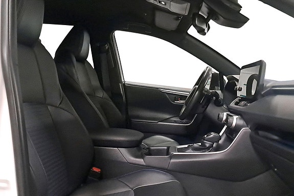 Toyota RAV4 16 of 30