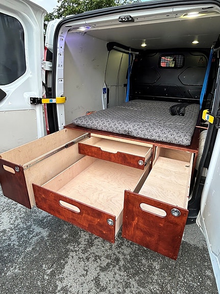 Ford Transit Custom 10 of 22