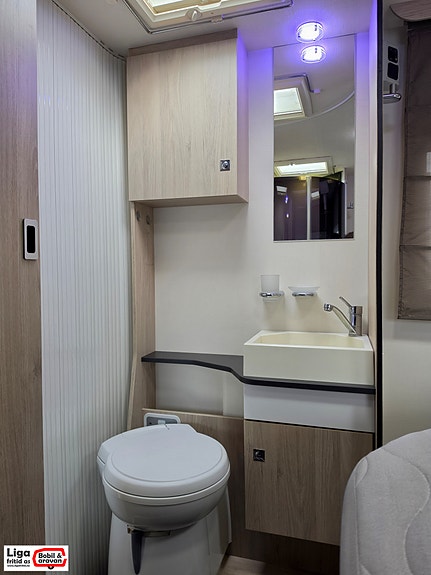 Challenger 398 XLB SPECIAL EDITION / 150 Hk Automat / Solcelle / Stekeovn 28 of 29