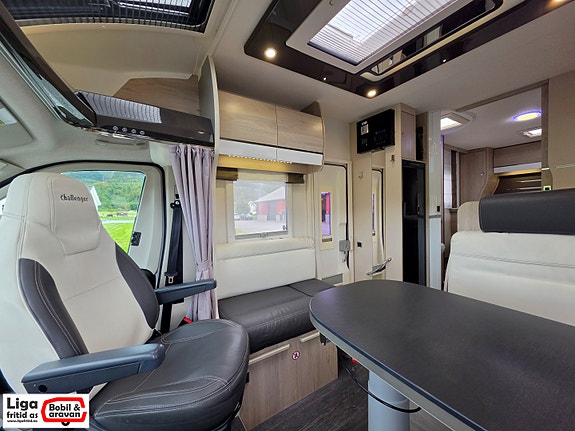 Challenger 398 XLB SPECIAL EDITION / 150 Hk Automat / Solcelle / Stekeovn 21 of 29