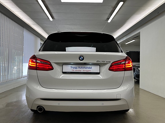 BMW 225xe 11 of 30