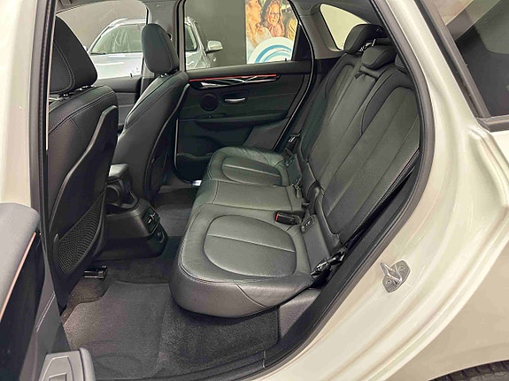 BMW 225xe 19 of 30